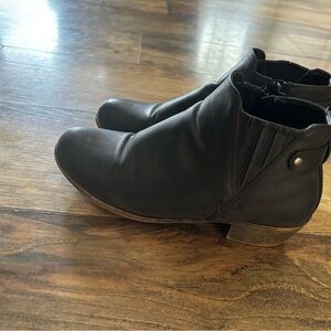 Chic Black Ankle Booties